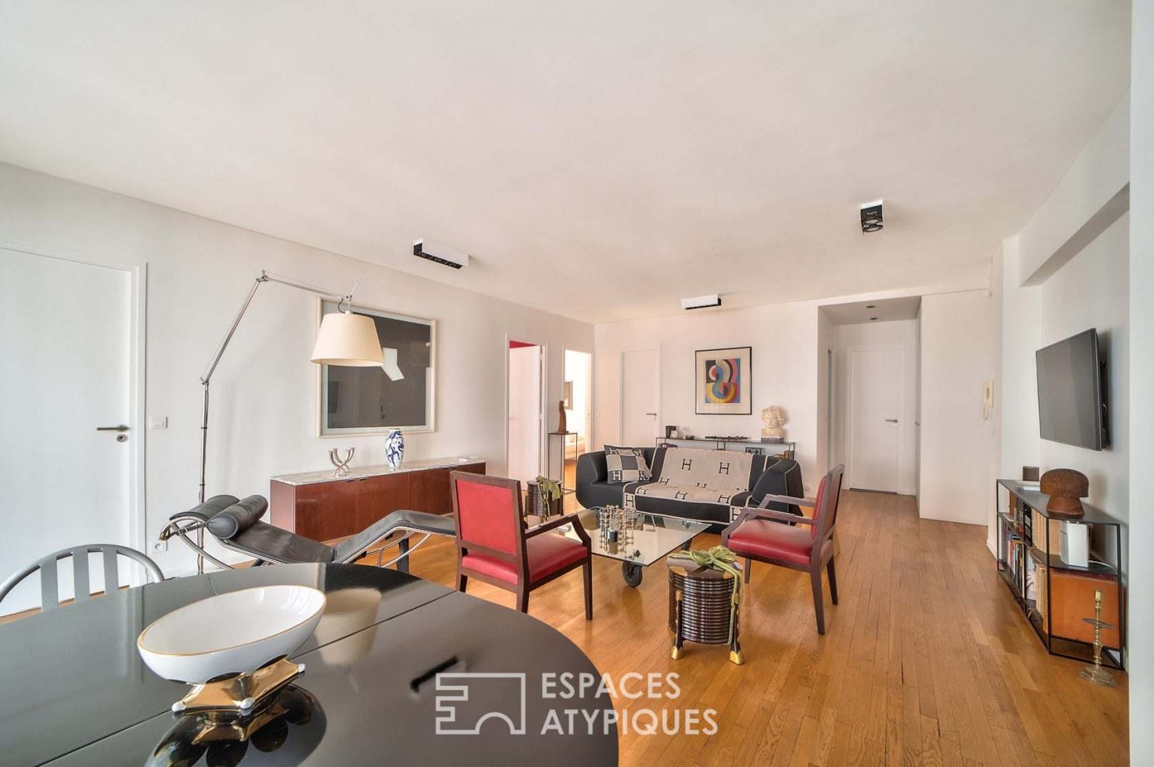 Apartment 94