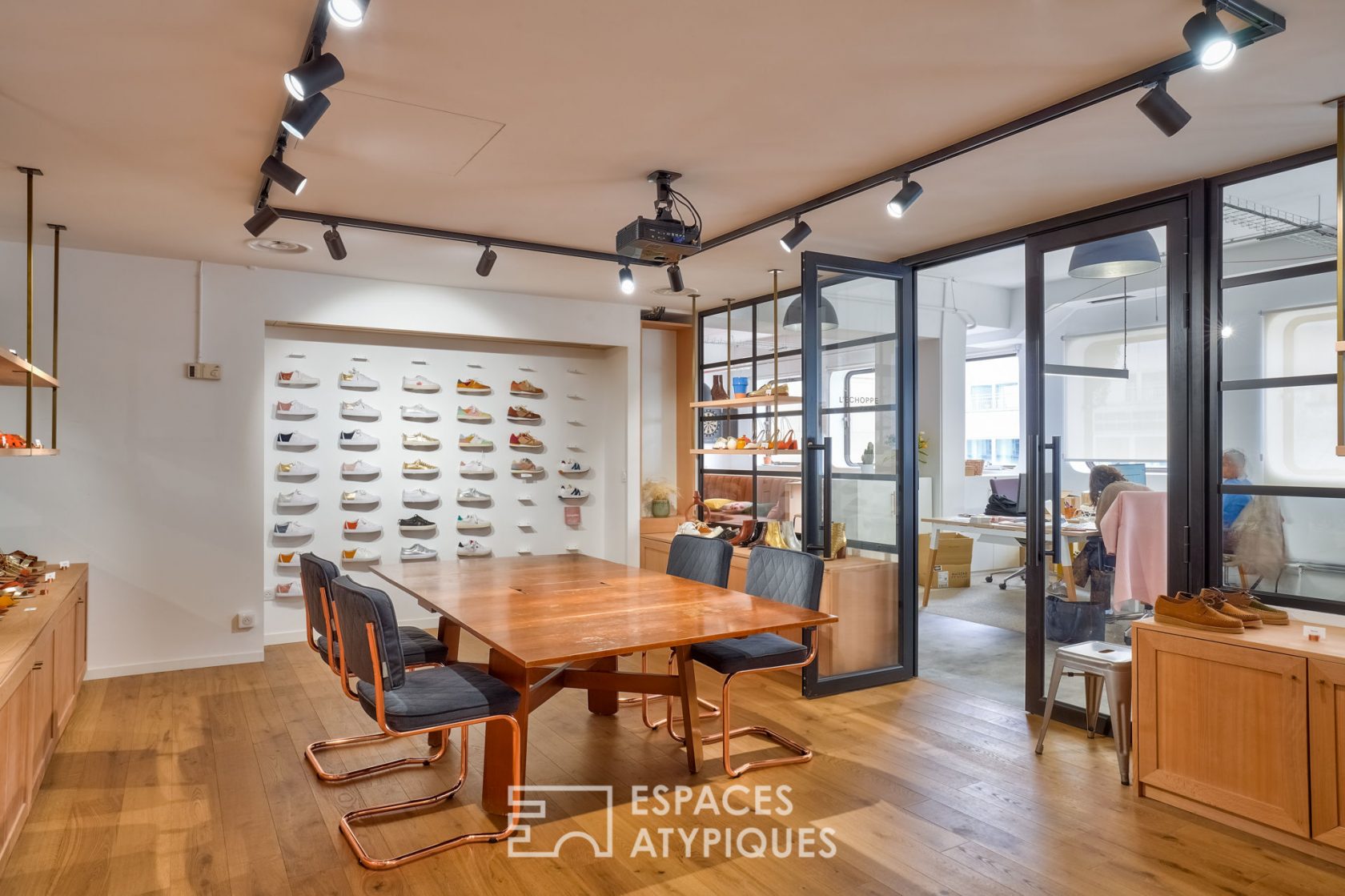Showroom-Office