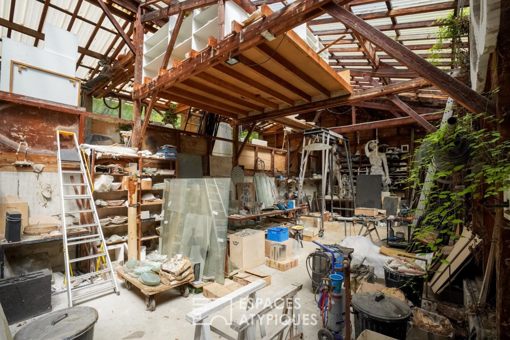 Architect house with artist’s studio