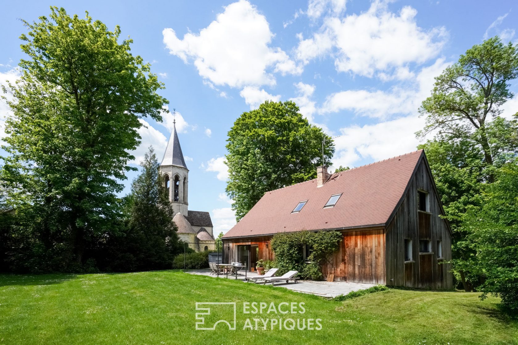 Architect house with its cathedral living room