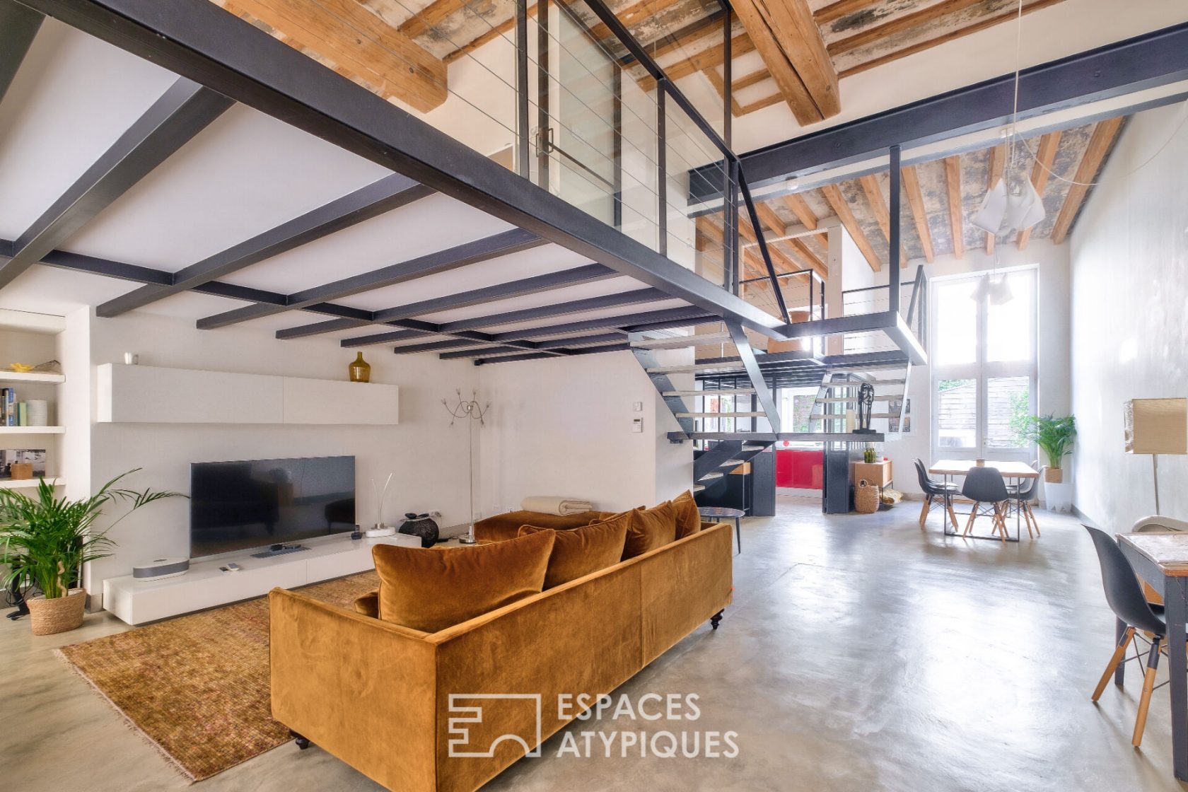 Loft frame with its exposed beams