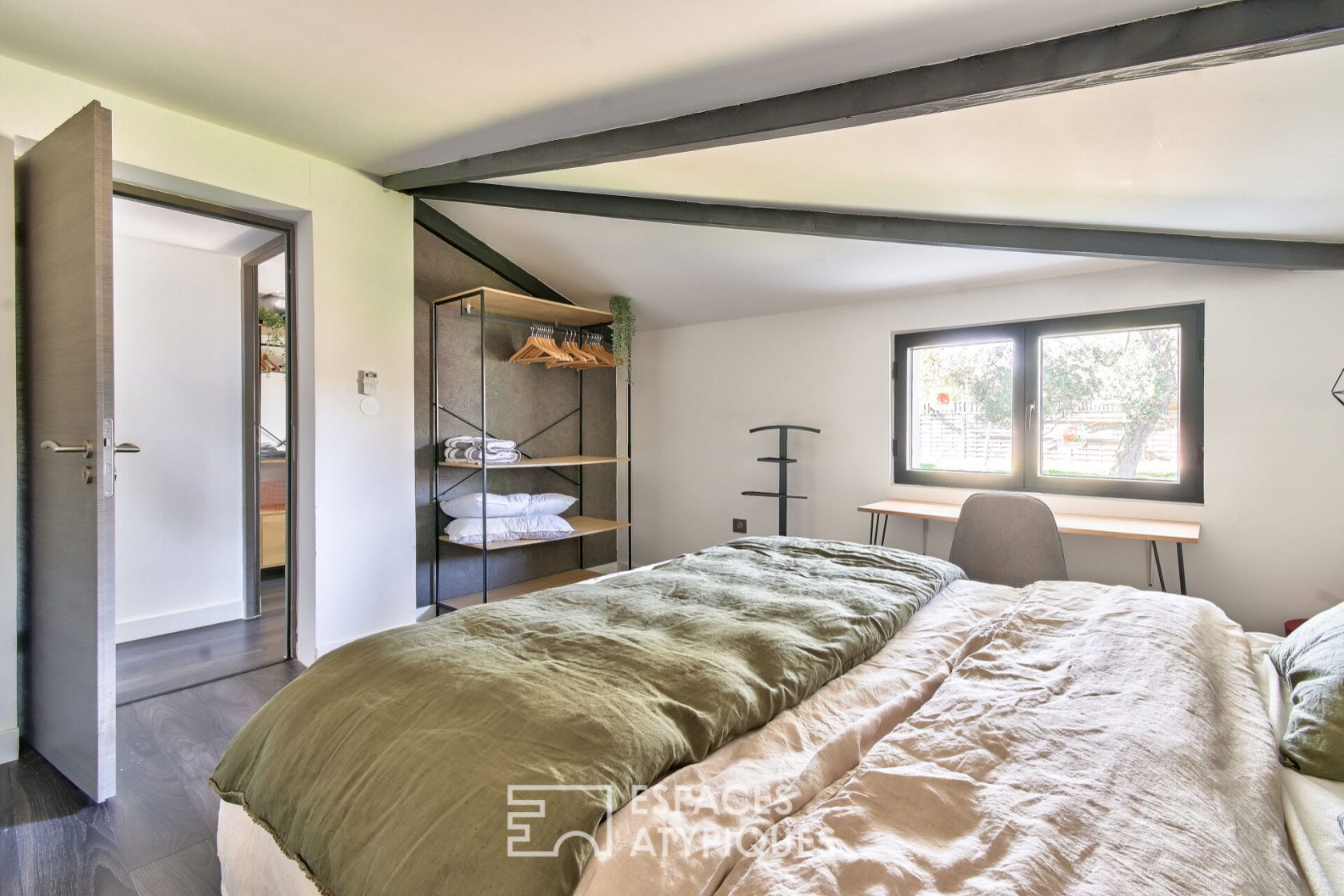 Maugio house overlooking the Camargue