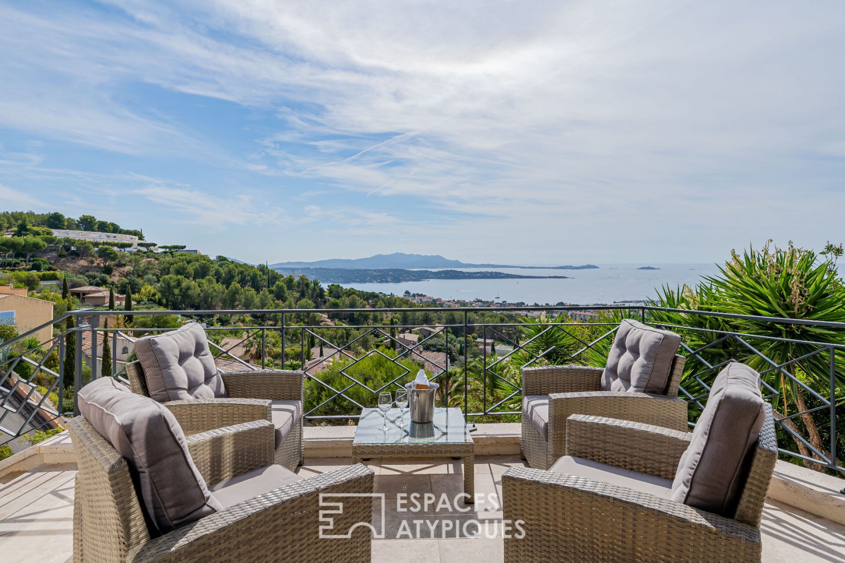 Villa incroyable avec vue mer
