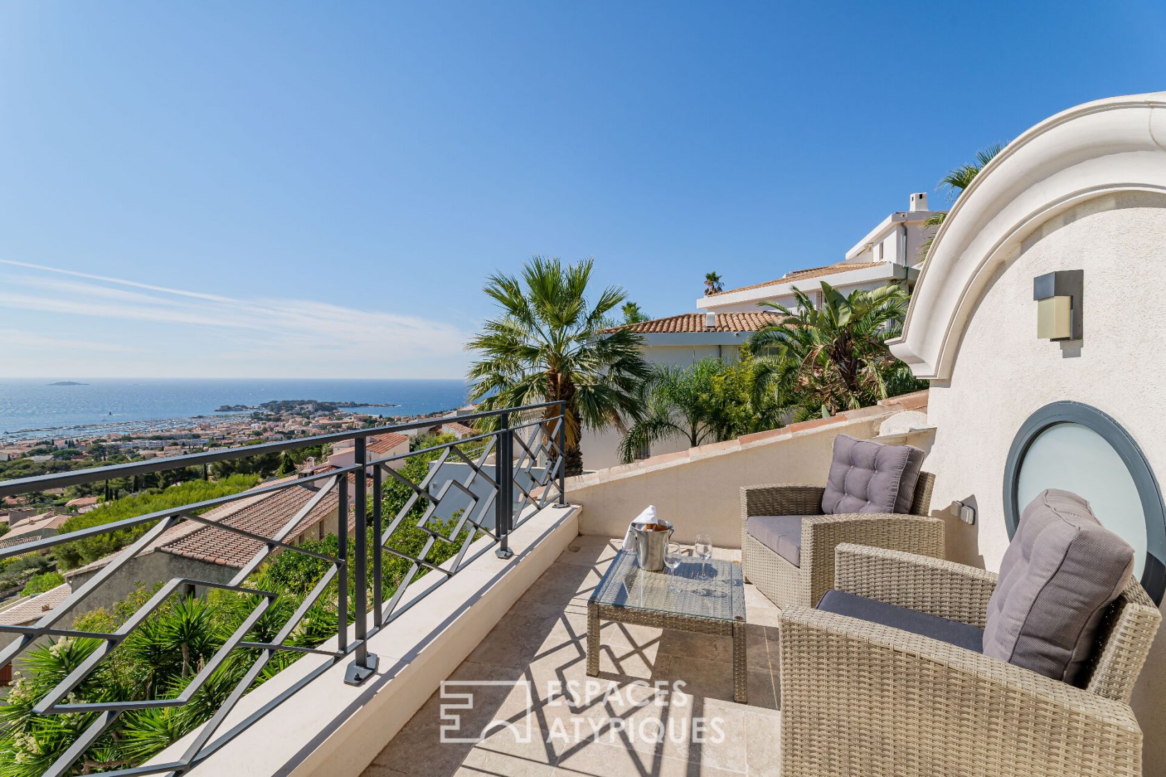 Villa incroyable avec vue mer