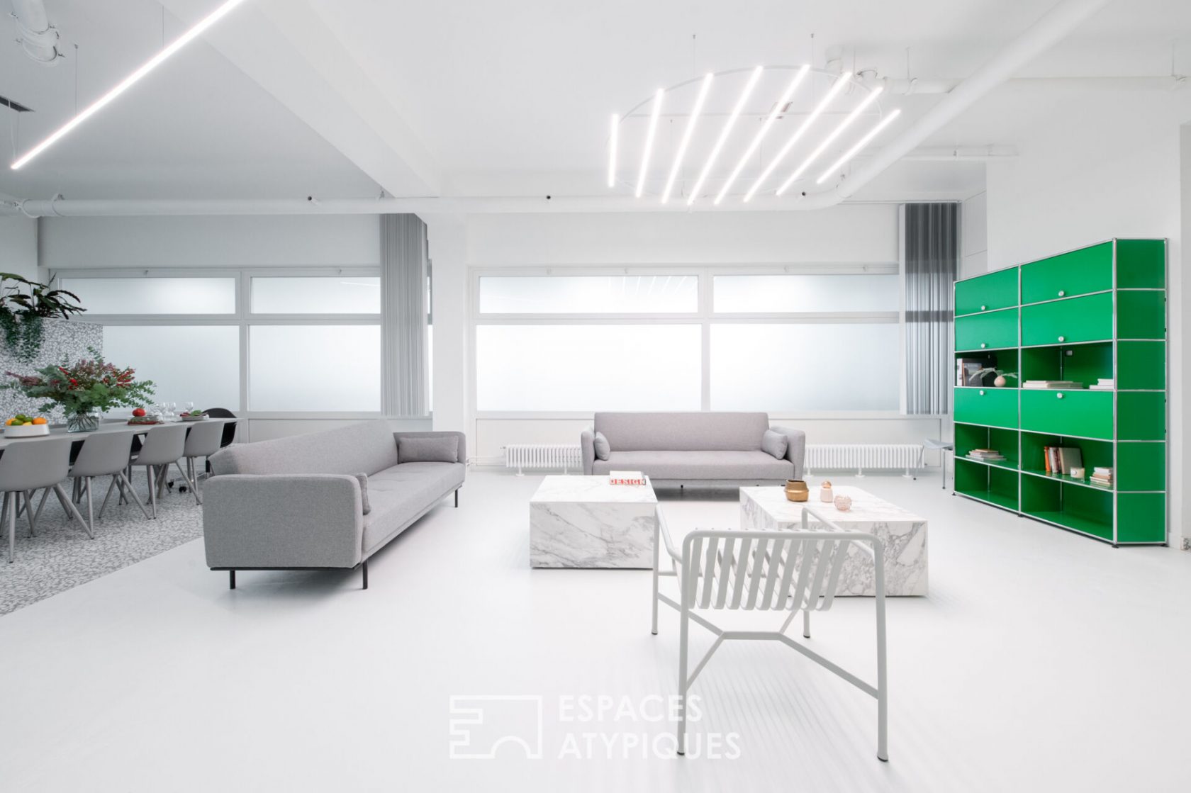 Loft fluo au décor contemporain