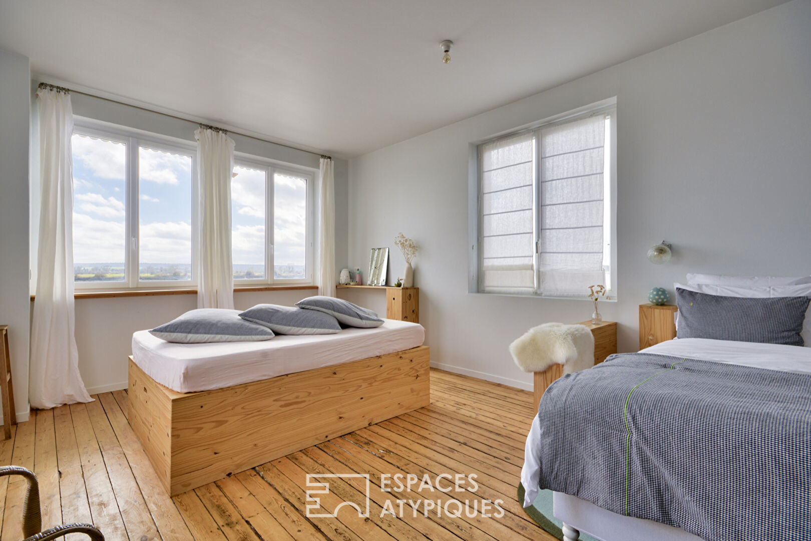 Shore house with Seine view