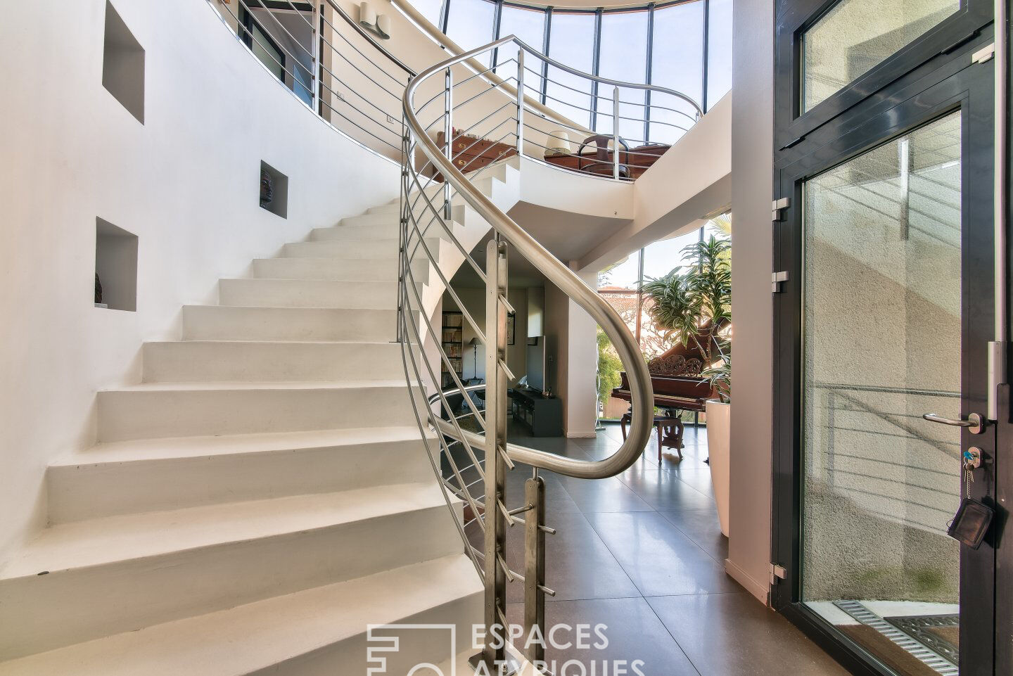 Villa d’architecte avec son dôme en verrière