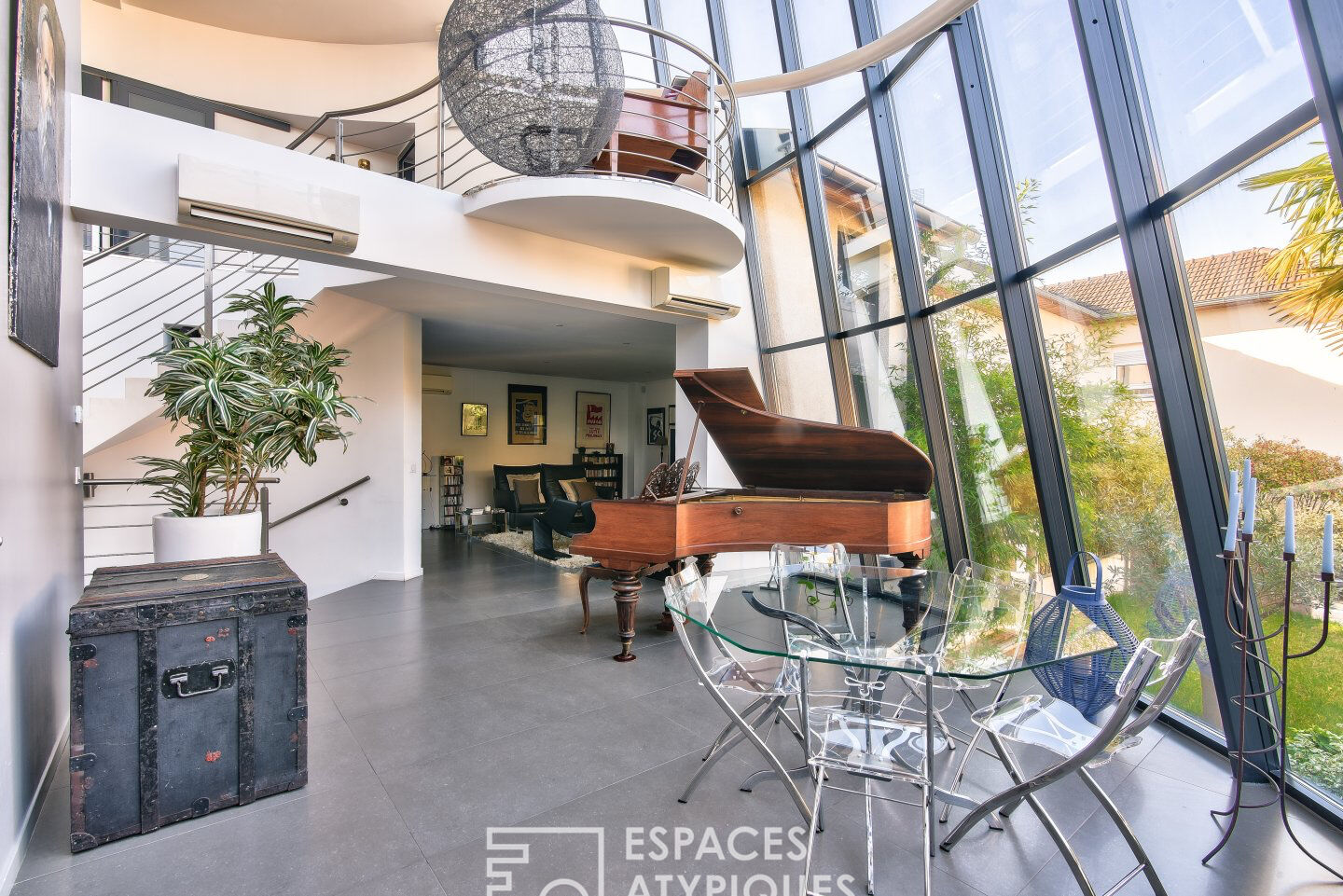 Villa d’architecte avec son dôme en verrière