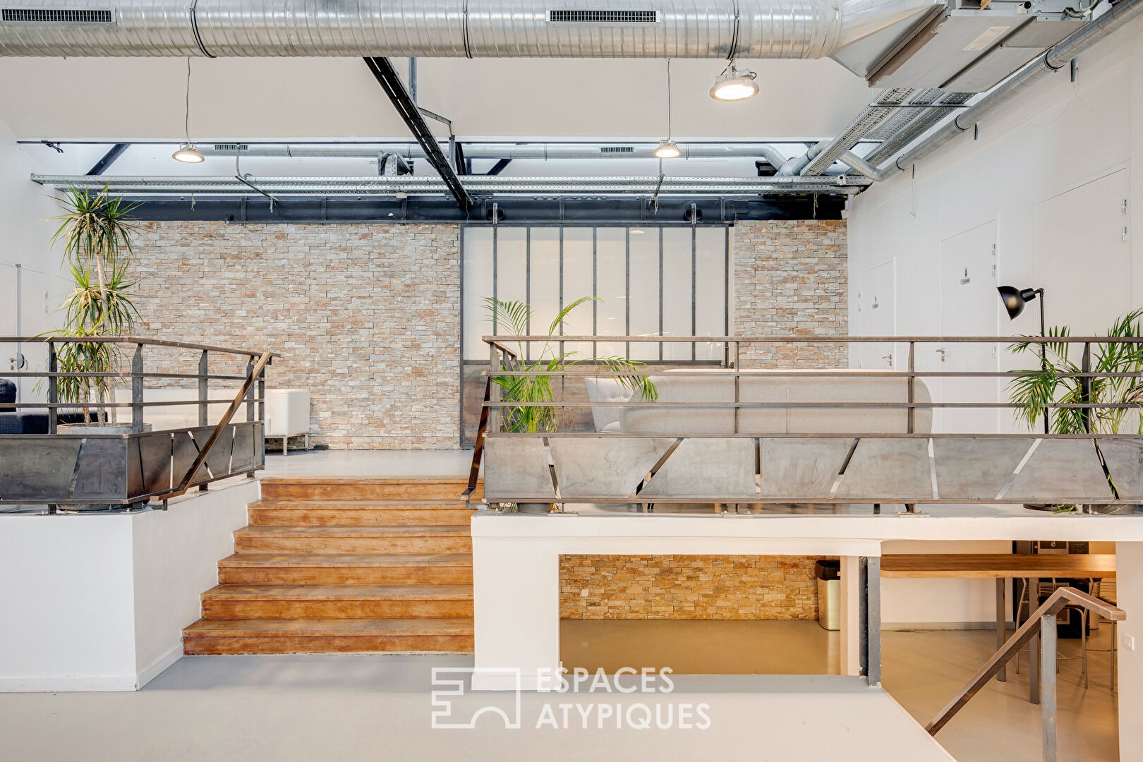 Espace industriel blanc