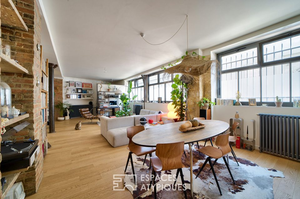 75018 PARIS - Loft aux murs en briques à la décoration contemporaine - Réf. 1757