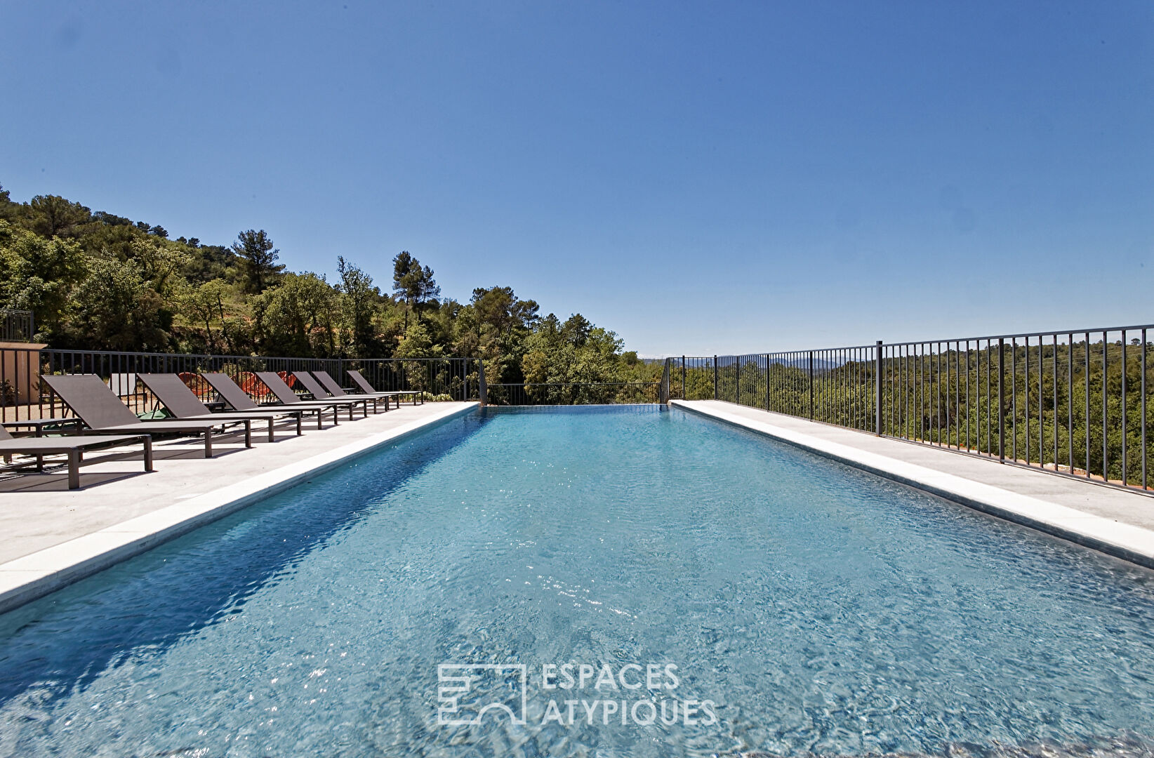 Provencal domain full of charm