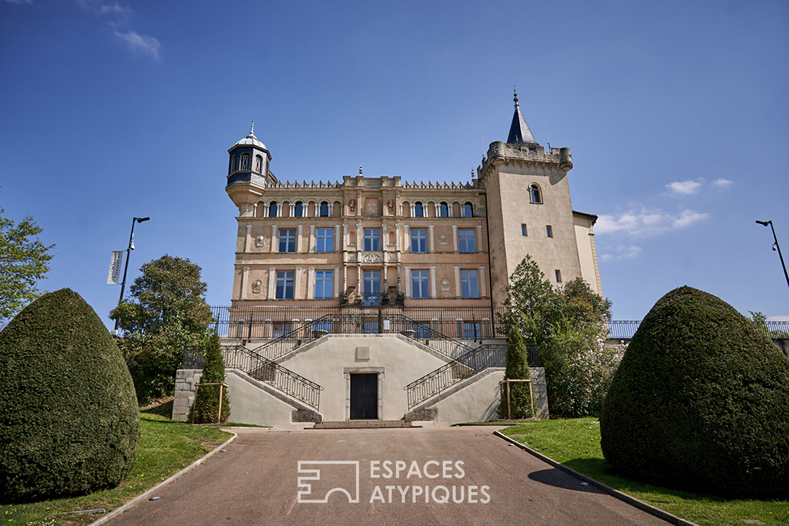 Canopy castle