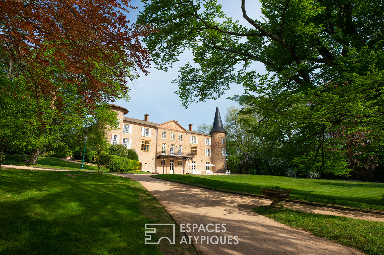 Château des pierres dorées