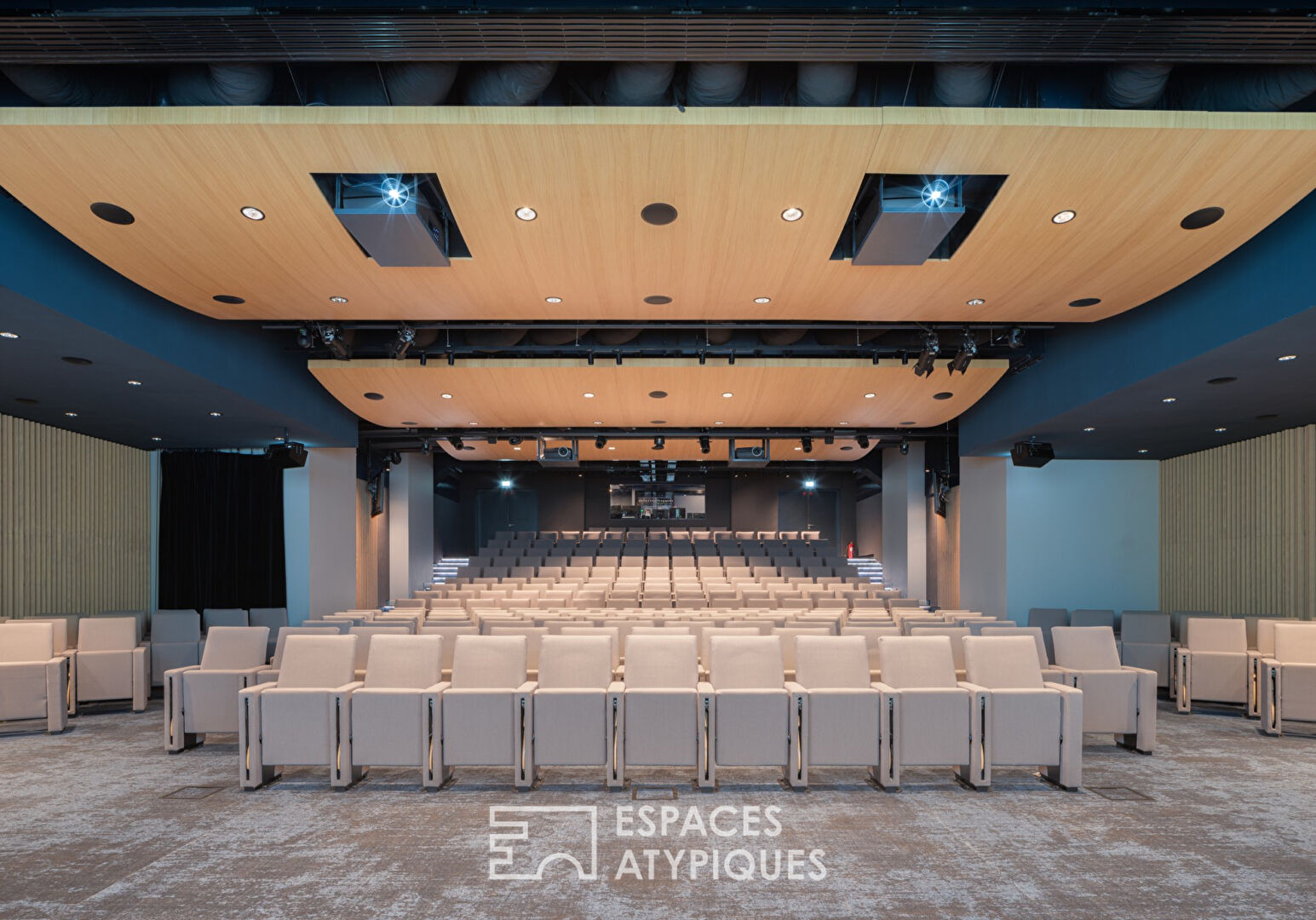 Meeting spaces in the center of Paris
