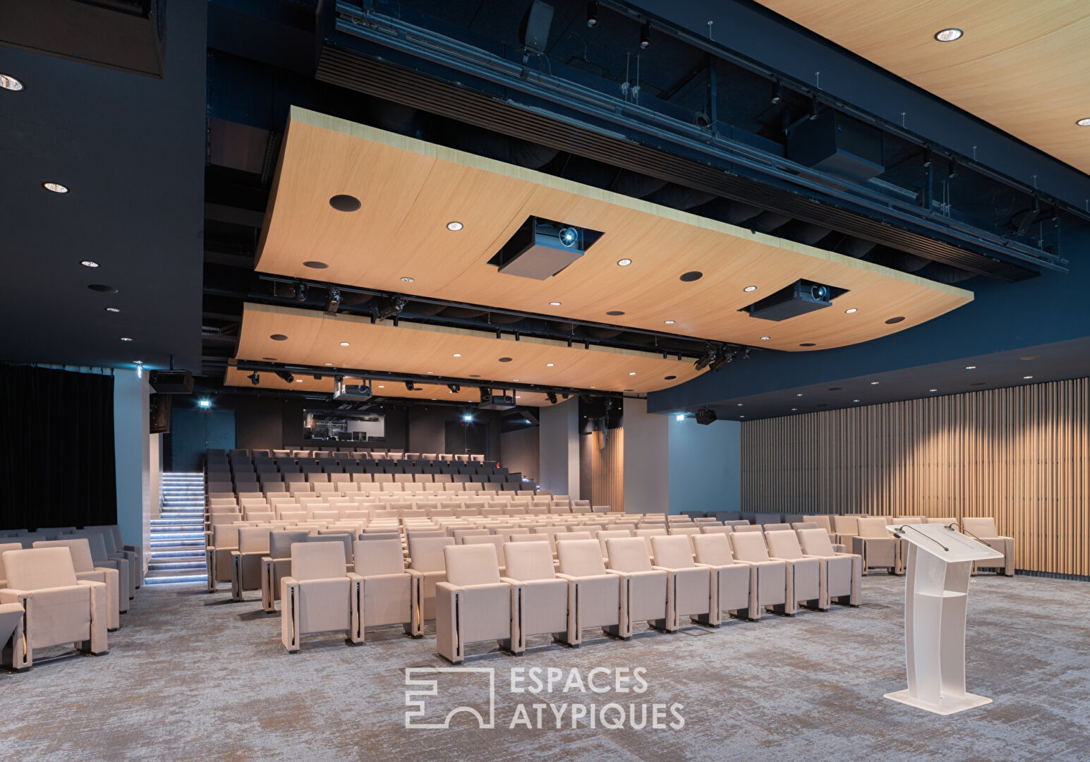 Meeting spaces in the center of Paris