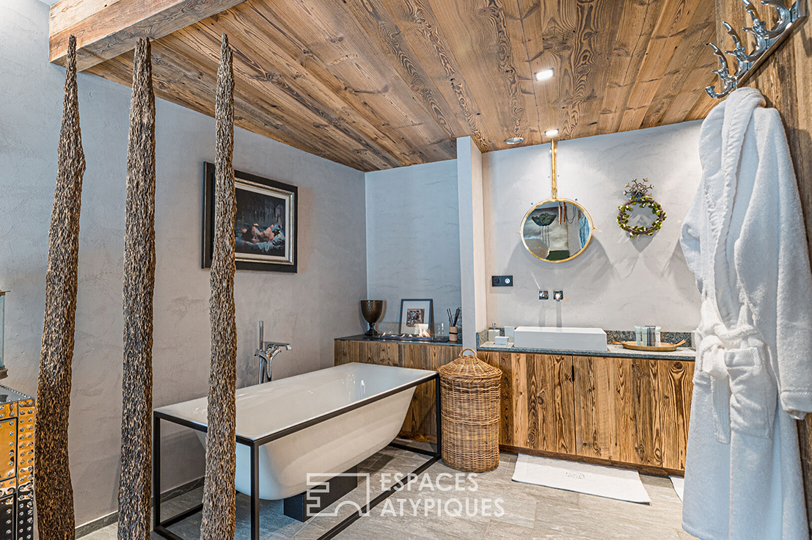 Mountain View Luxury Chalet 2