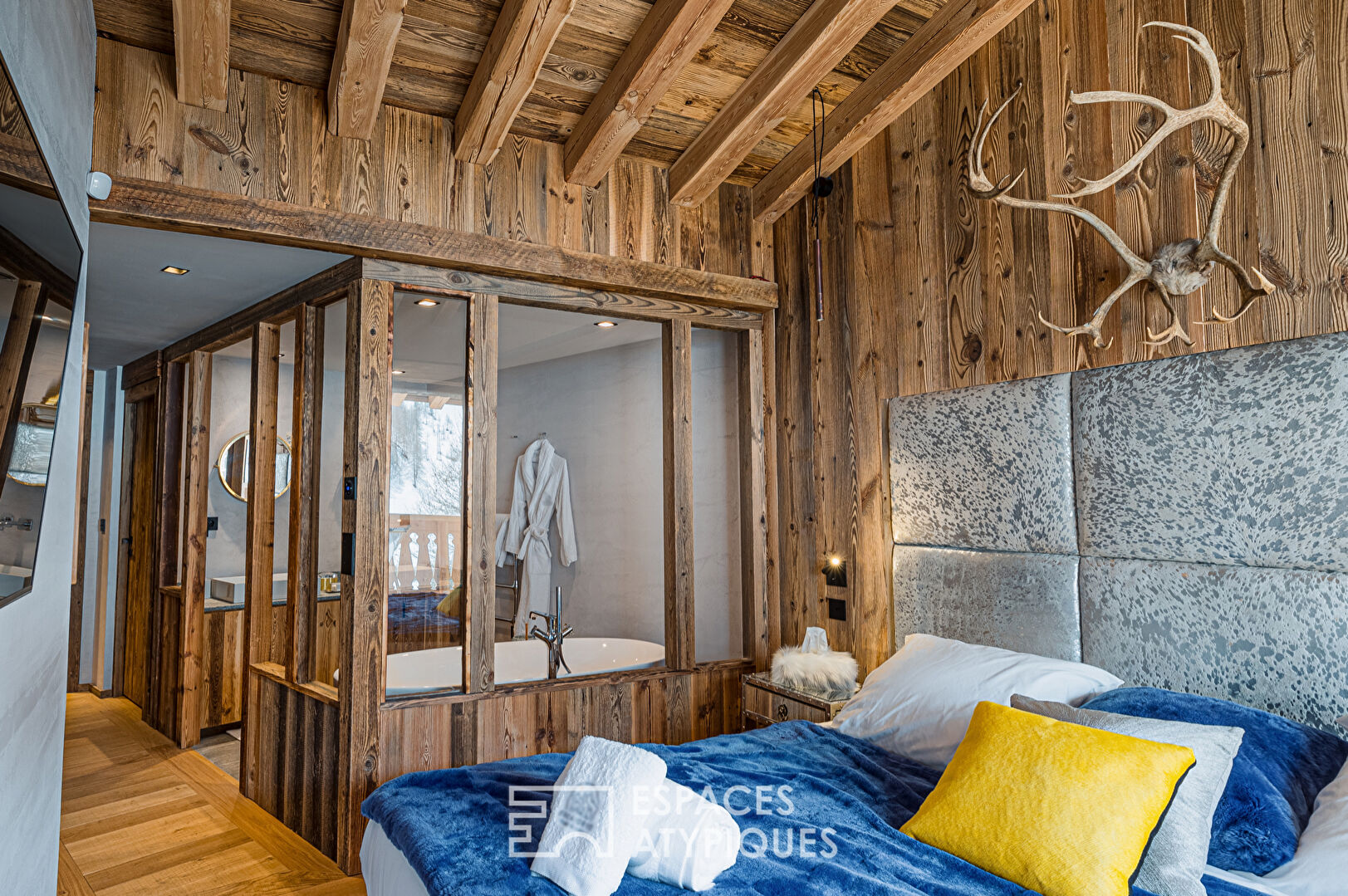 Mountain View Luxury Chalet 2