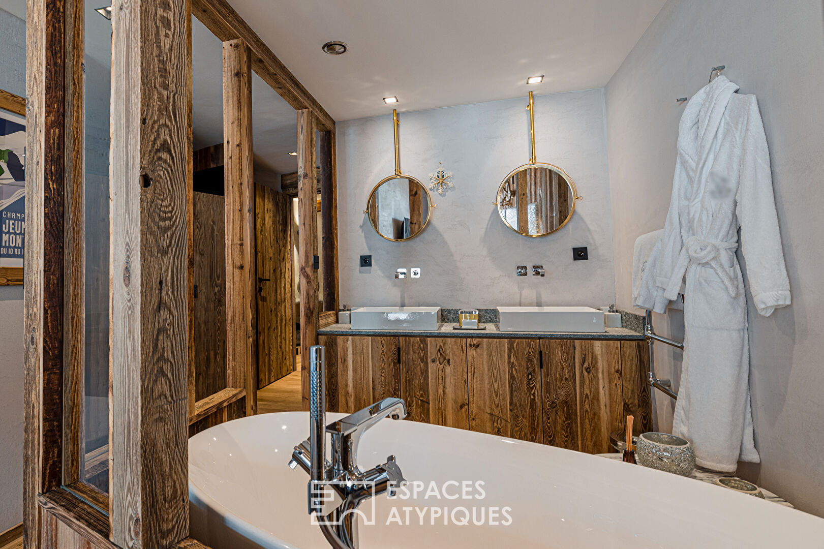 Mountain View Luxury Chalet 2