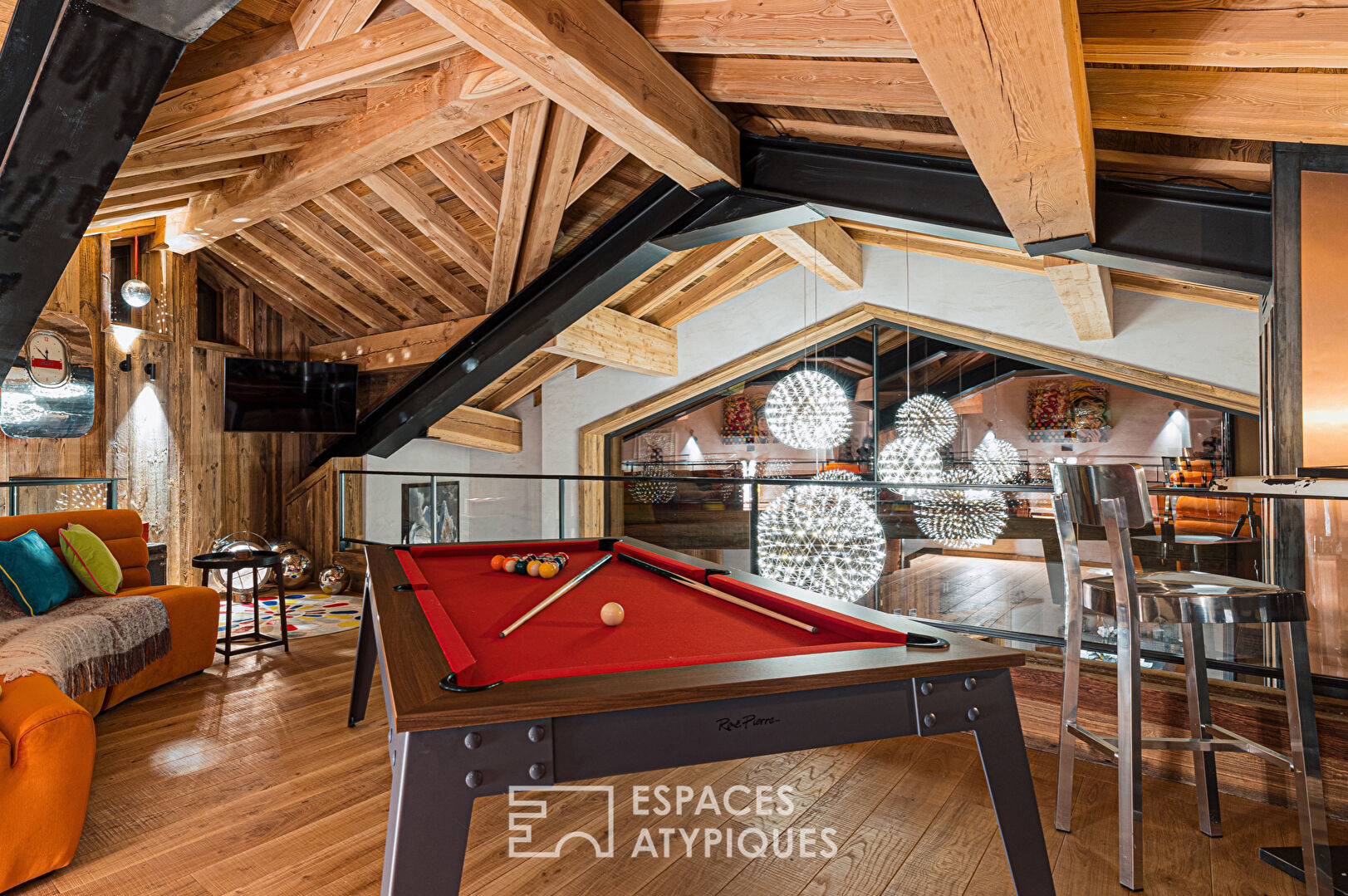 Mountain View Luxury Chalet 2