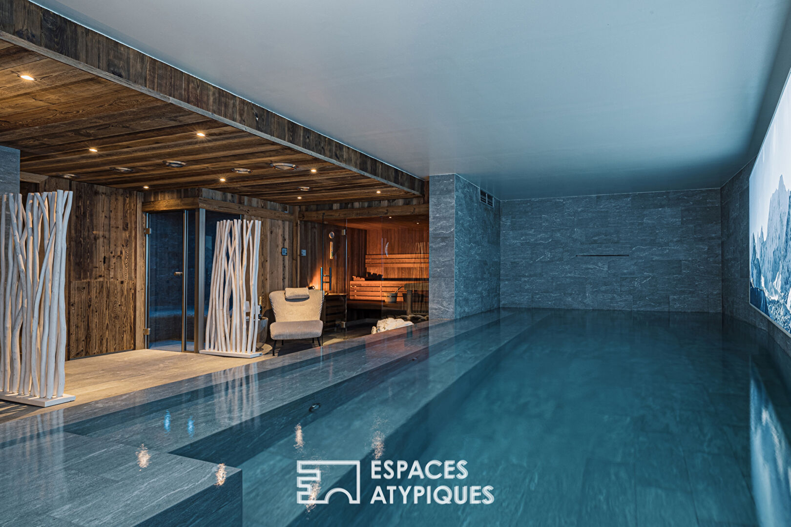 Mountain View Luxury Chalet 2