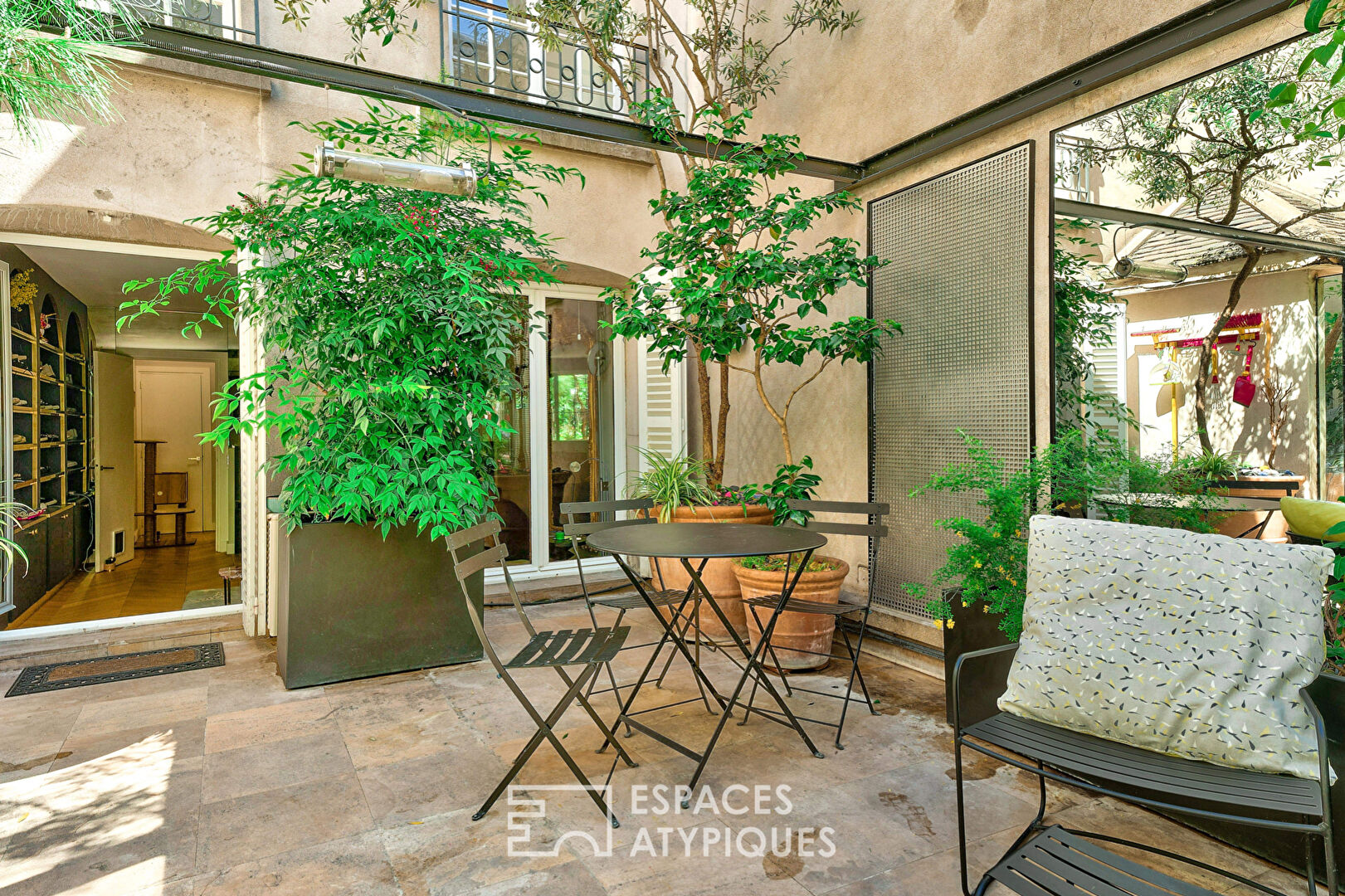Duplex in a private hotel