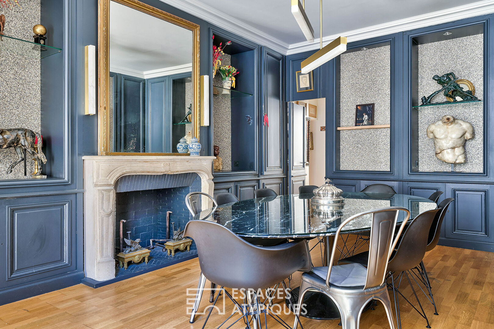 Duplex in a private hotel