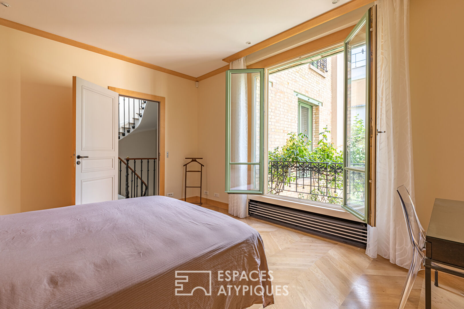 Old house in Paris
