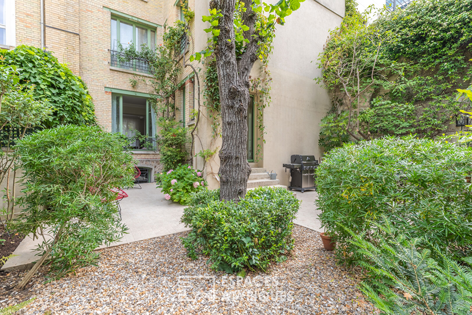 Old house in Paris