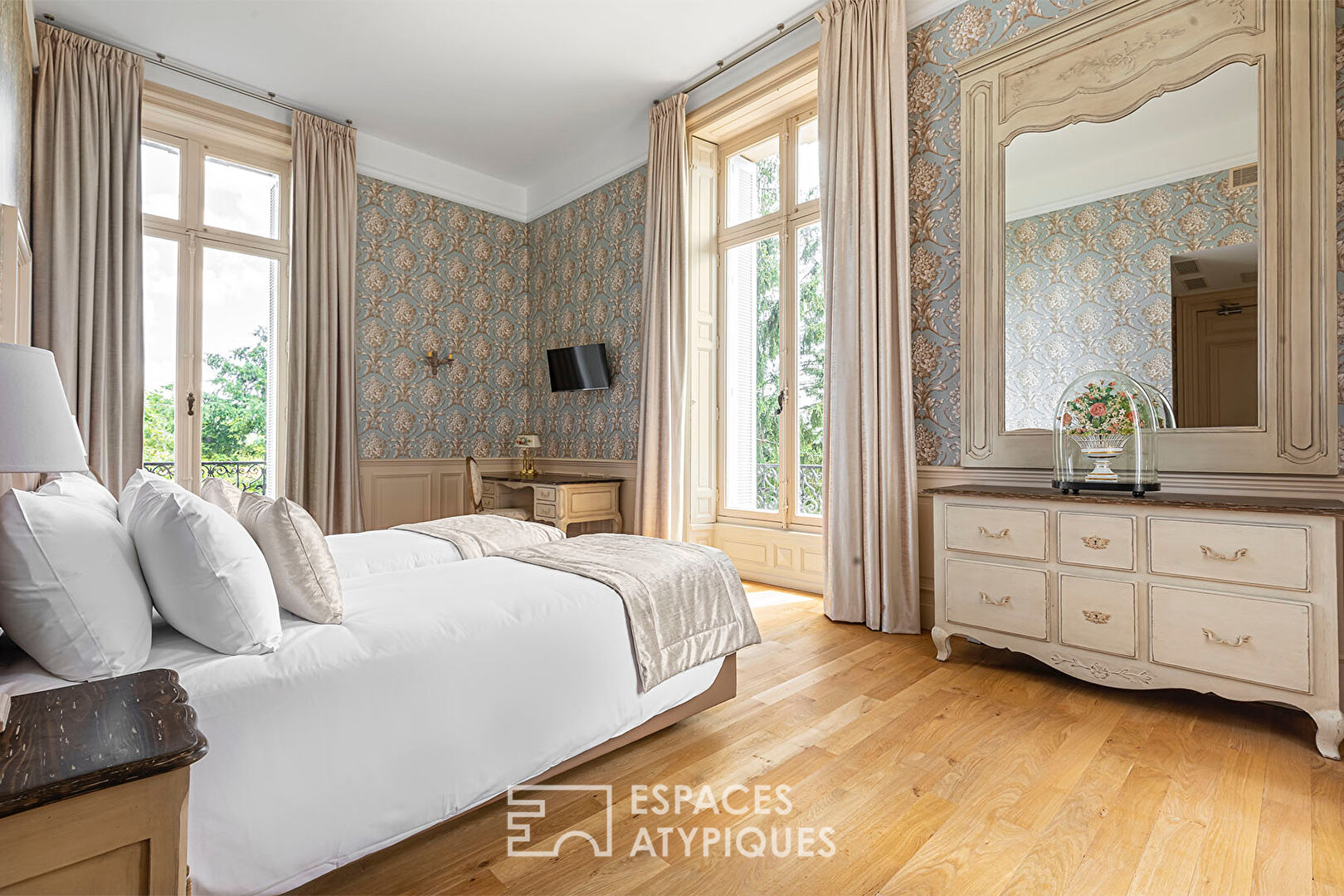 An exceptional romantic estate