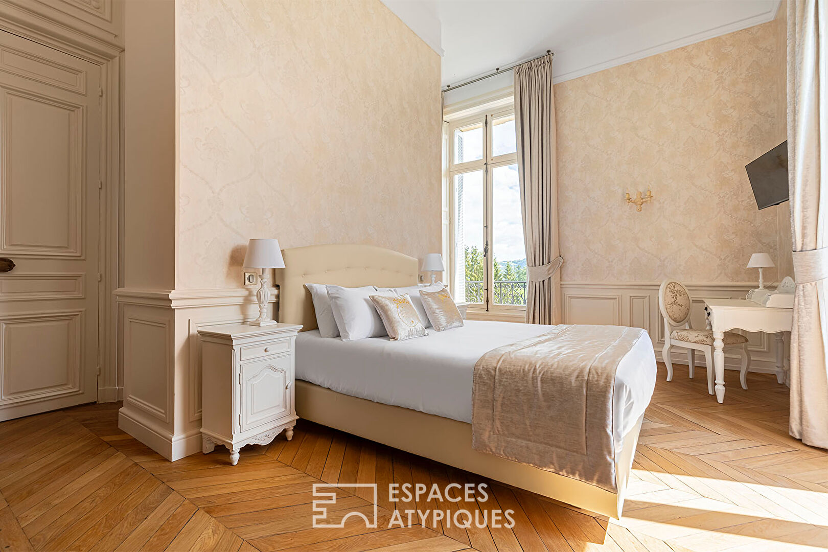 An exceptional romantic estate