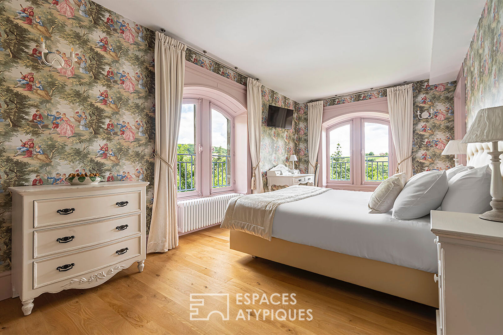 An exceptional romantic estate