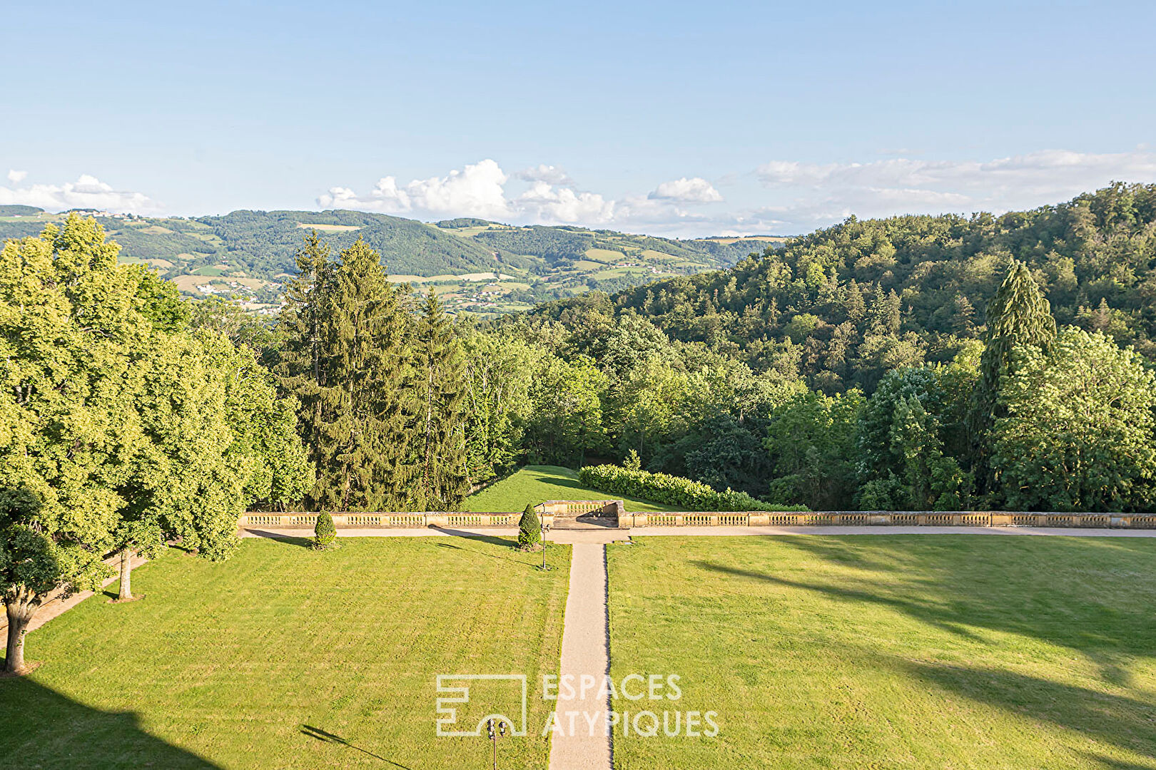 An exceptional romantic estate