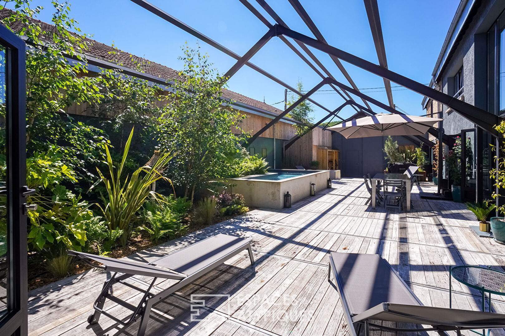 Loft avec piscine