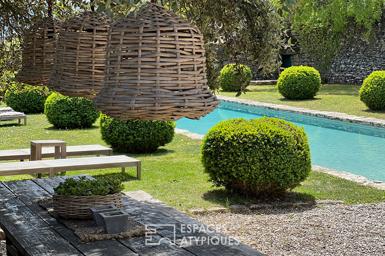 Mas provençal en pierres sèches