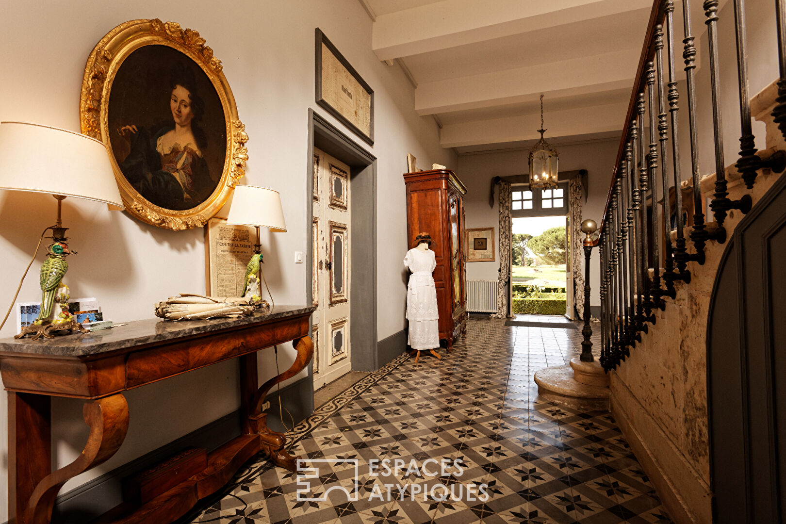 Château manoir et son ancien pigeonnier rénové