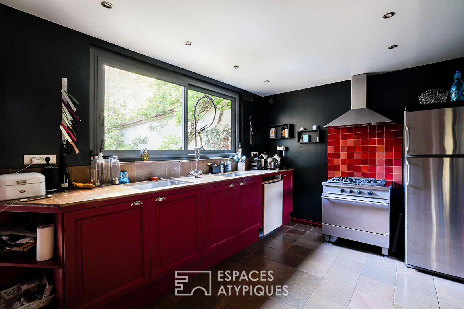 Bourgeois house with elegant decoration