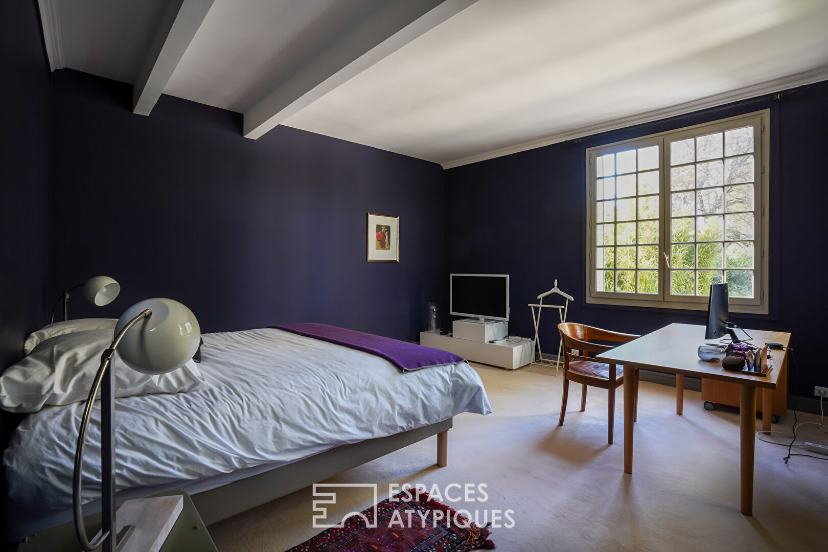 Bourgeois house with elegant decoration