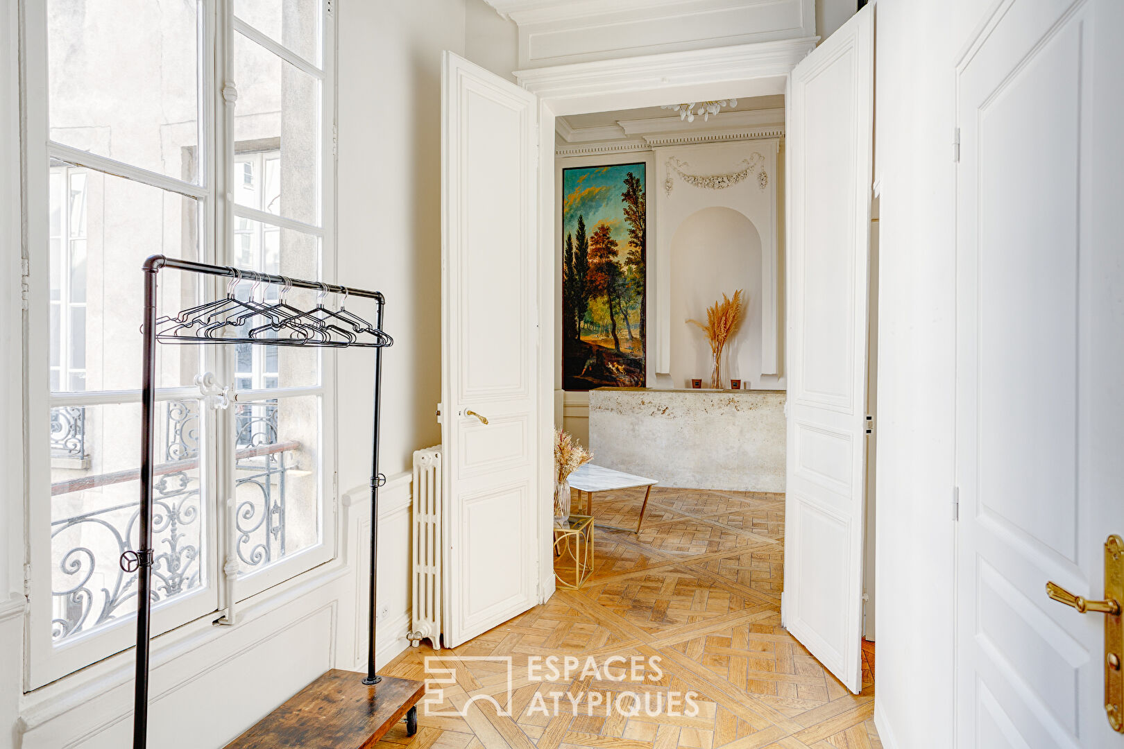 Very elegant classic space