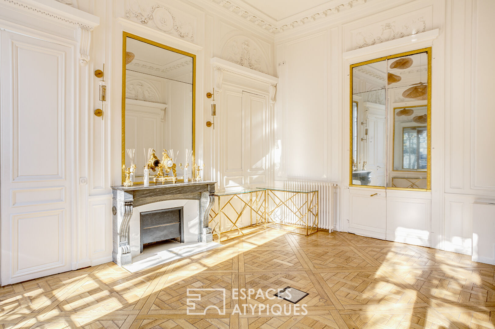 Very elegant classic space