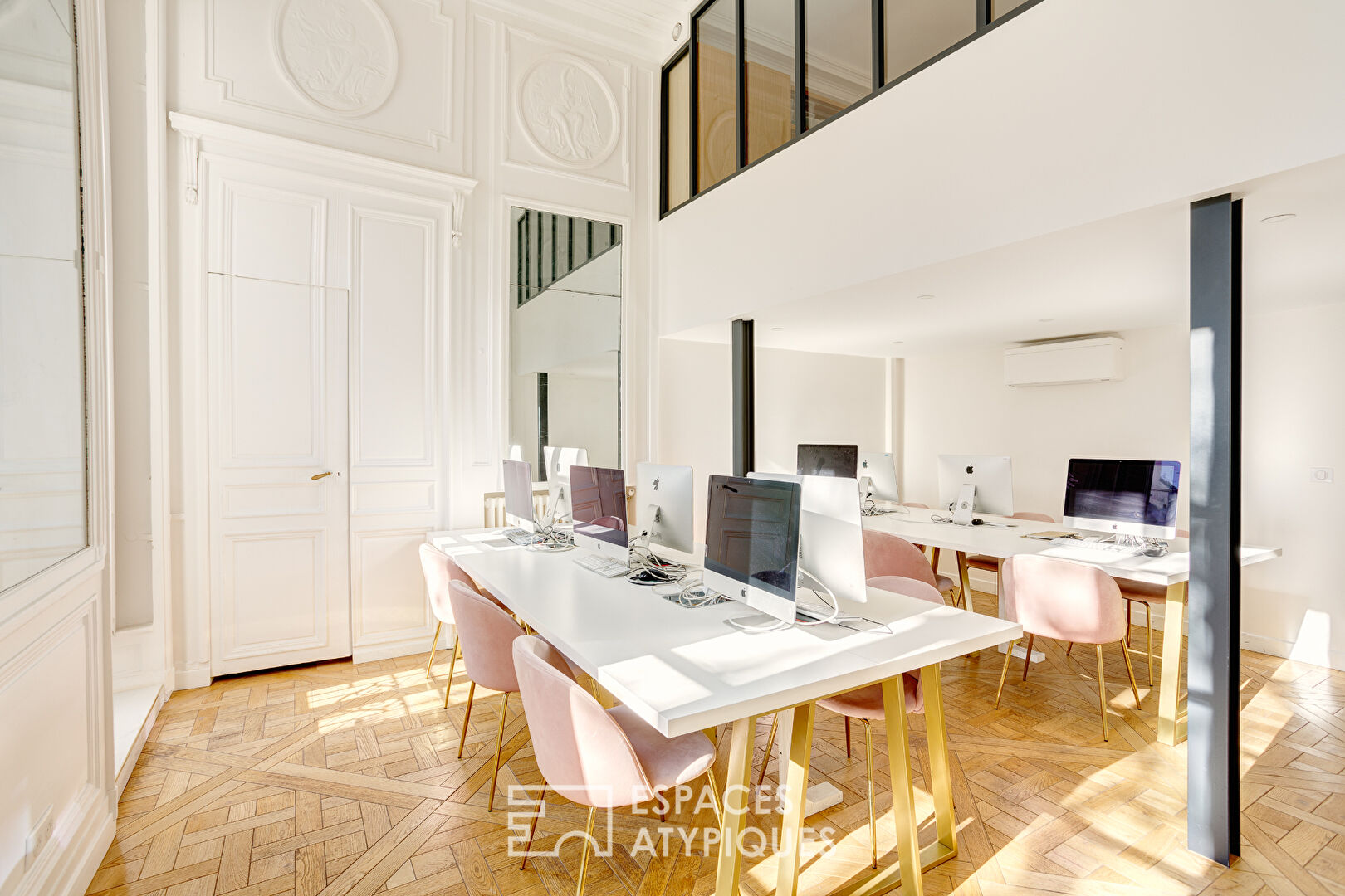 Very elegant classic space