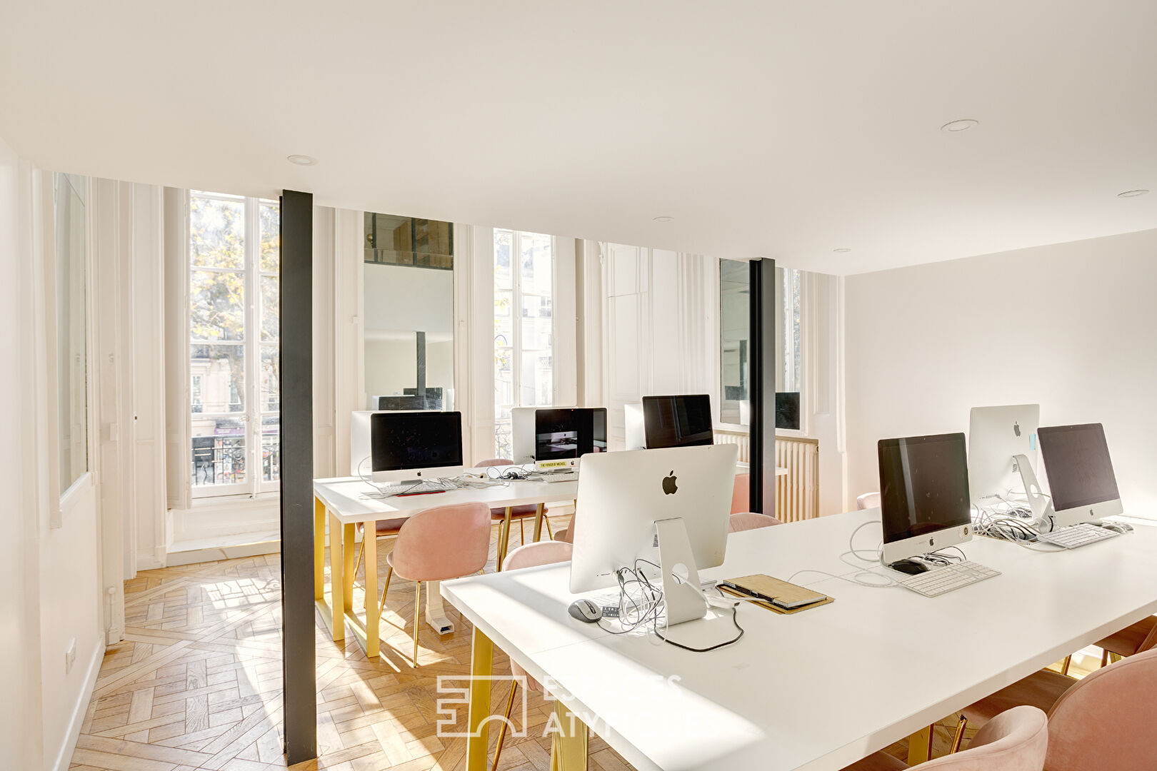 Very elegant classic space