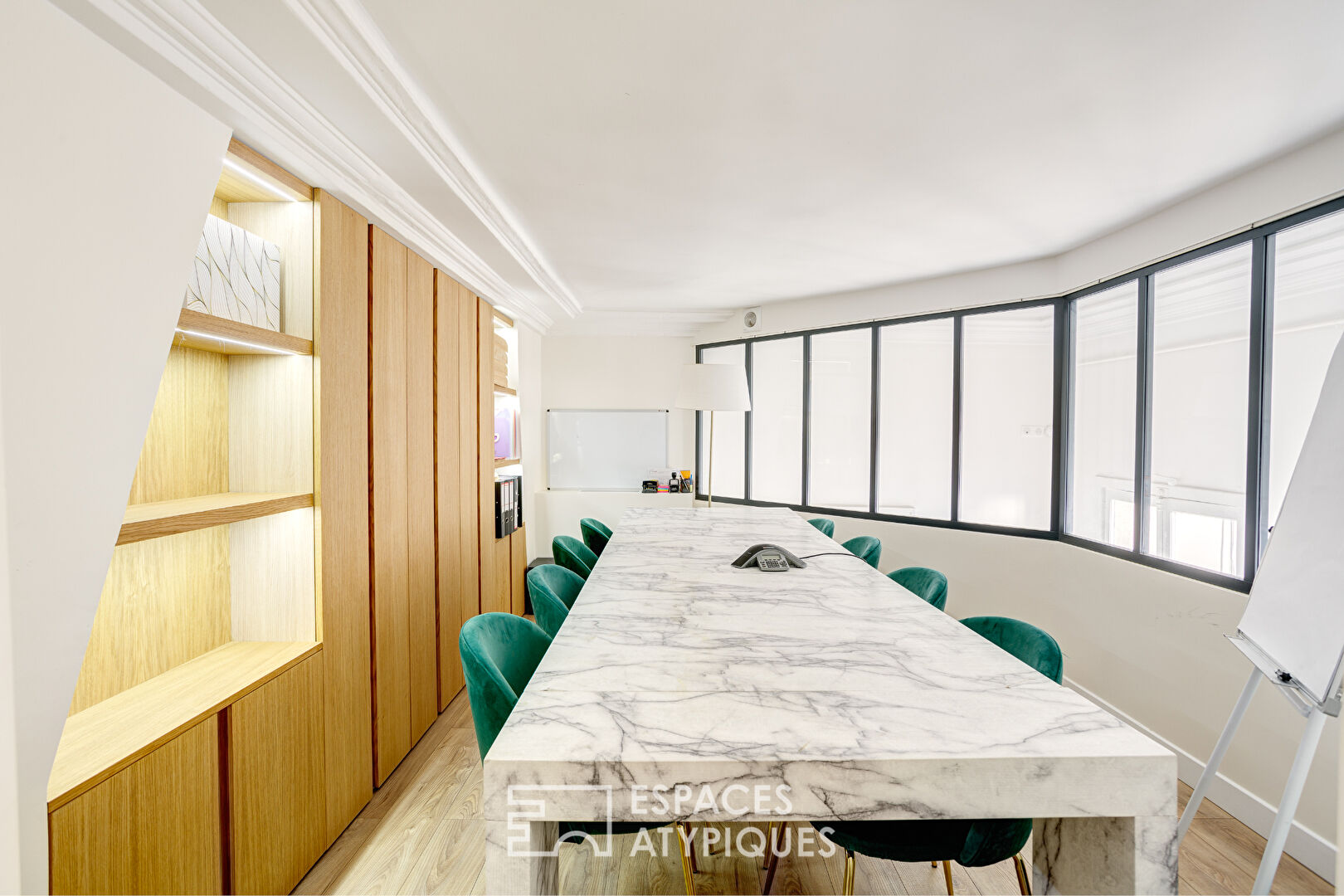 Very elegant classic space