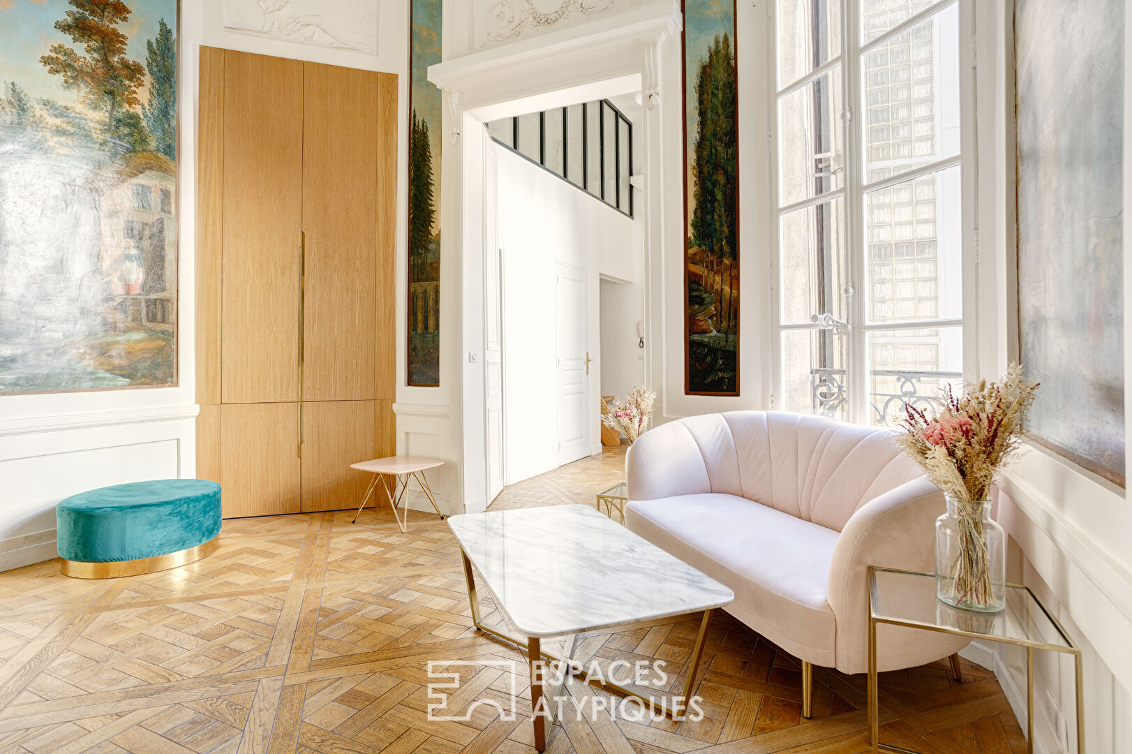 Very elegant classic space