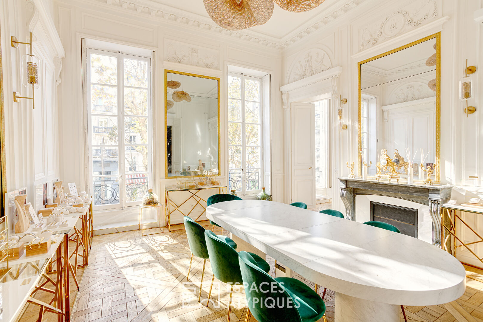 Very elegant classic space