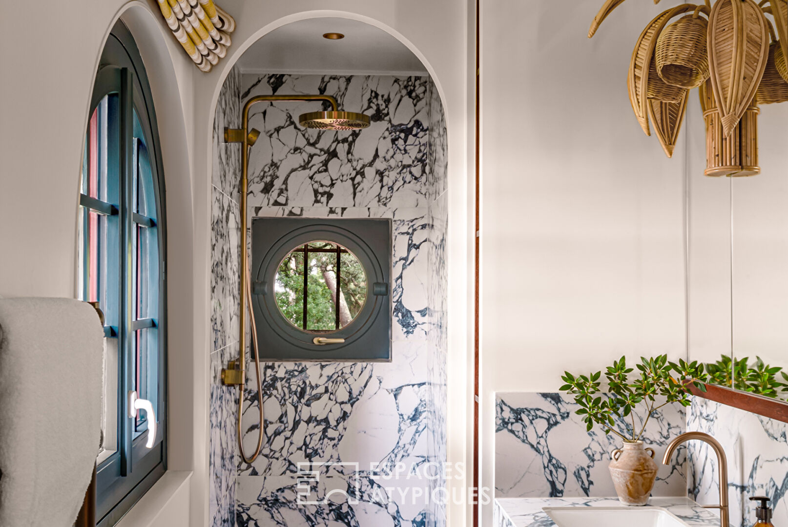 Maison landaise design au bord du lac