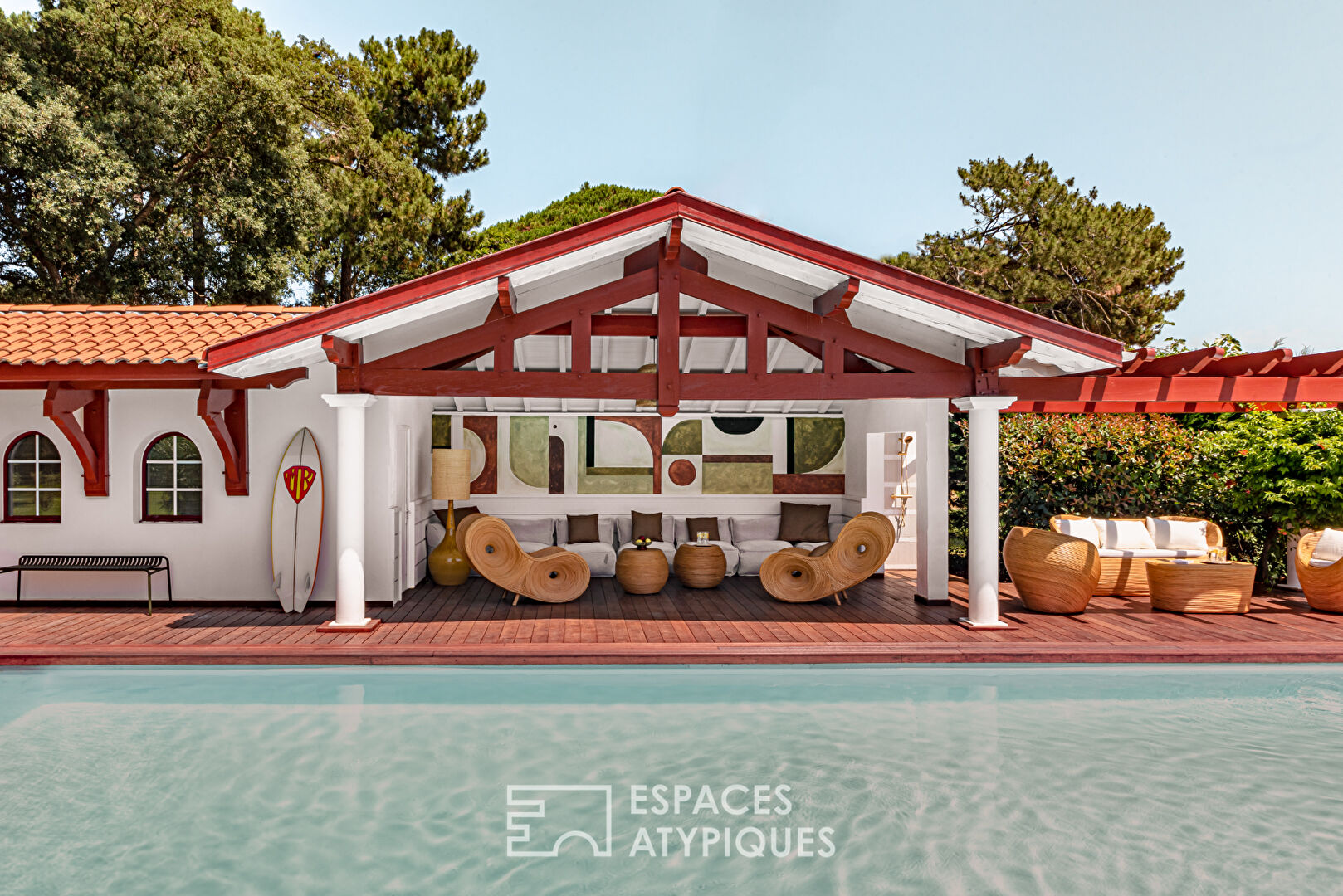 Maison landaise design au bord du lac