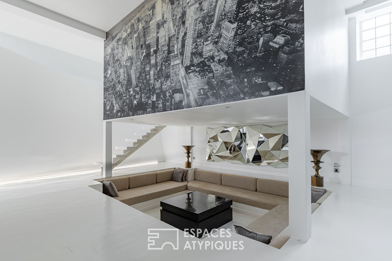 White and design loft