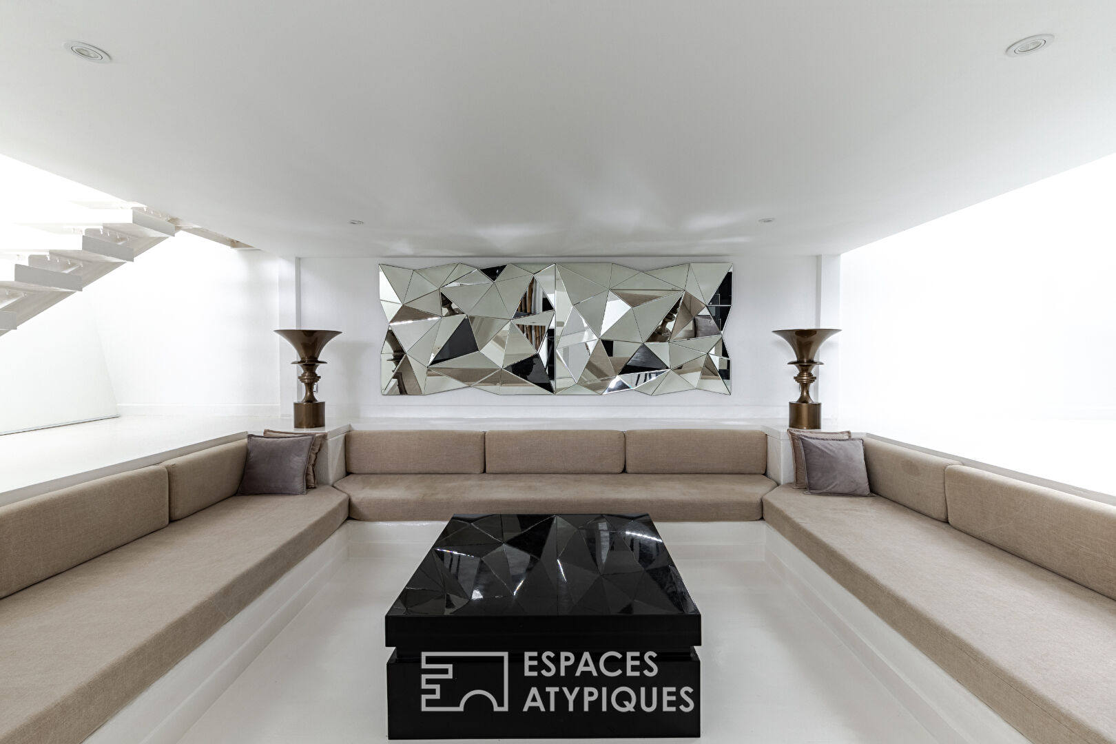 White and design loft