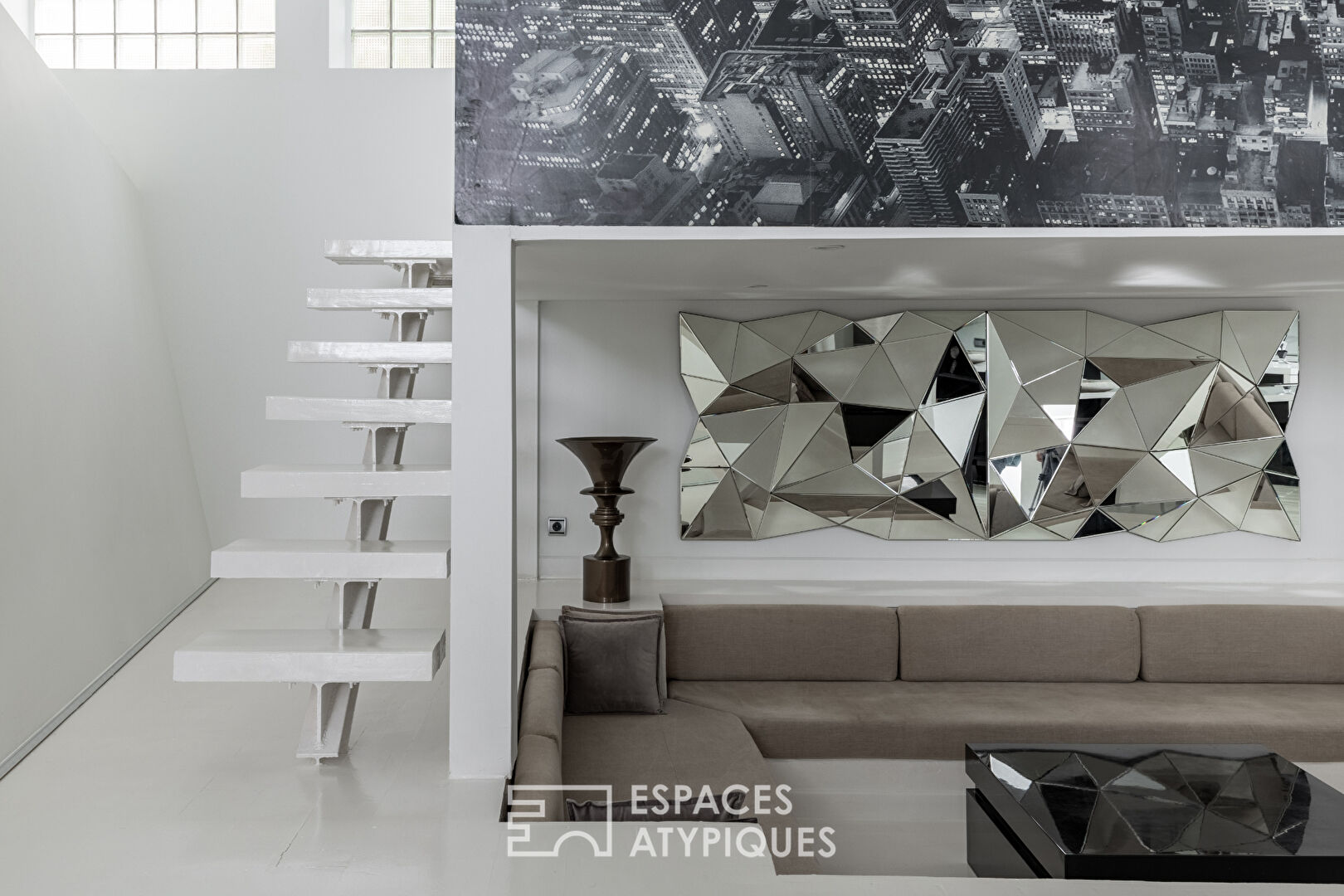 White and design loft