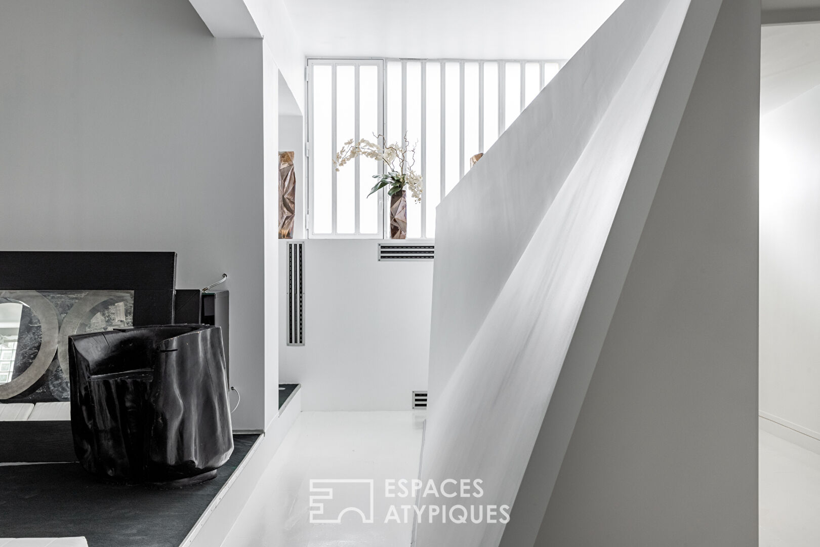 White and design loft